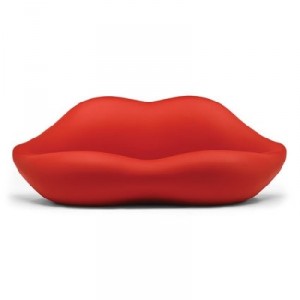 sofa w kształcie ust Marilyn Monroe